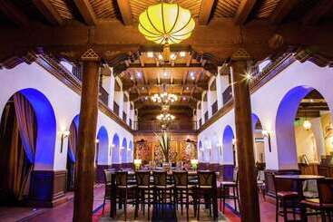 هتل Andaluz Albuquerque, Curio Collection By Hilton