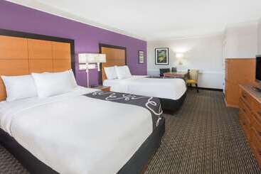هتل Baymont By Wyndham Greenville Woodruff Rd