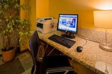 هتل Best Western Palm Court Inn