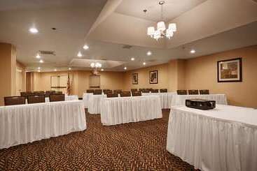 هتل Best Western Palm Court Inn