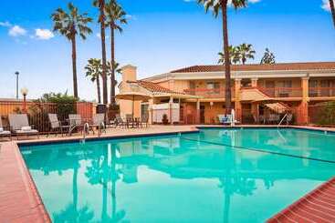 هتل Best Western Palm Court Inn