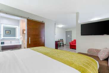 هتل Comfort Inn