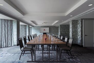 هتل Crystal Gateway Marriott
