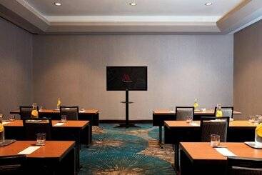 هتل Crystal Gateway Marriott