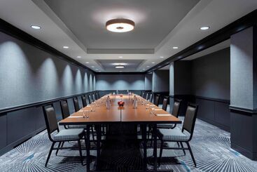 هتل Crystal Gateway Marriott
