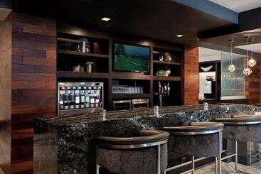 هتل Crystal Gateway Marriott