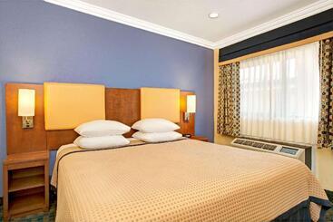 هتل Days Inn By Wyndham San Francisco  Lombard