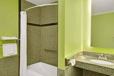 هتل Days Inn By Wyndham San Francisco  Lombard