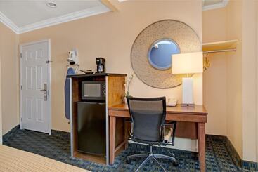هتل Days Inn By Wyndham San Francisco  Lombard