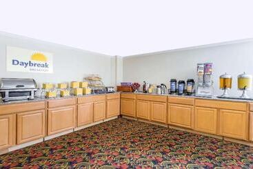 هتل Days Inn By Wyndham Williamsburg Historic Area