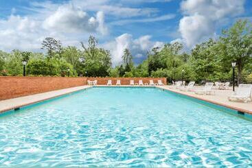 هتل Days Inn By Wyndham Williamsburg Historic Area