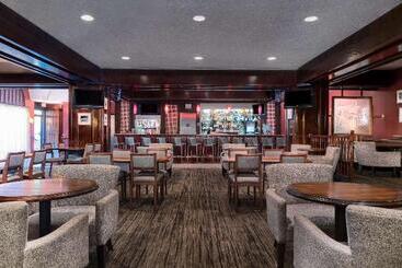 هتل Doubletree By Hilton Philadelphia Airport