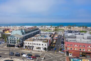 هتل Erwin Venice Beach