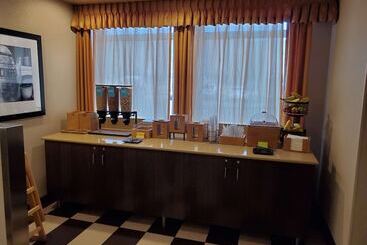 هتل Hampton Inn Butte