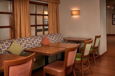 هتل Hampton Inn Butte