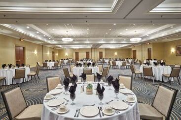 هتل Hilton Knoxville