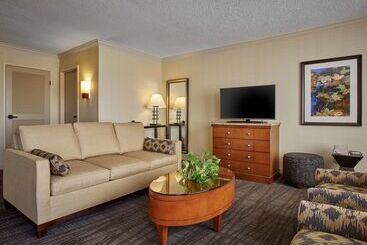 هتل Hilton Knoxville