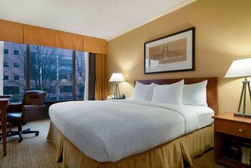 هتل Hilton Knoxville