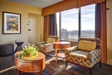 هتل Hilton Knoxville