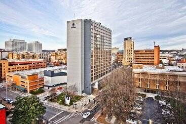 هتل Hilton Knoxville