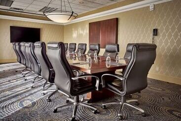 هتل Hilton Knoxville