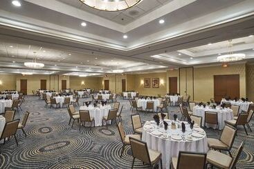 هتل Hilton Knoxville