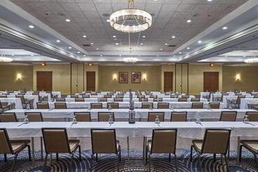 هتل Hilton Knoxville