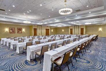 هتل Hilton Knoxville