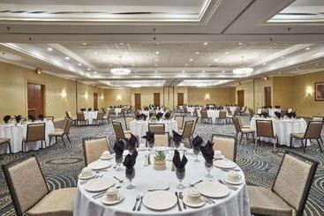 هتل Hilton Knoxville