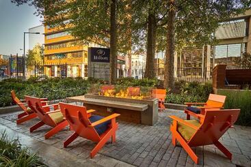 هتل Hilton Knoxville