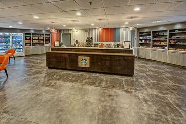 هتل Hilton Knoxville Airport