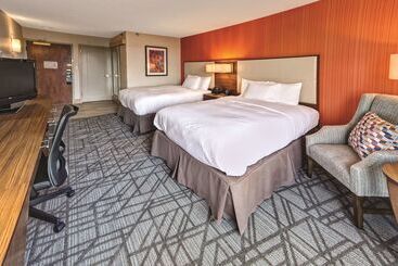 هتل Hilton Knoxville Airport