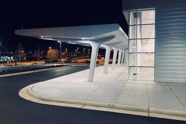 هتل Hilton Knoxville Airport