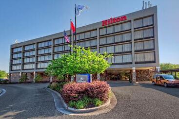 هتل Hilton Knoxville Airport