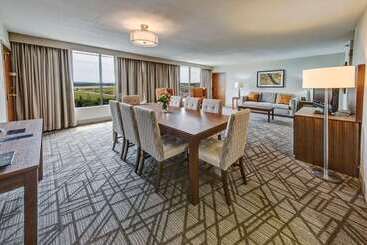 هتل Hilton Knoxville Airport