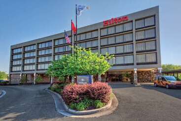 هتل Hilton Knoxville Airport