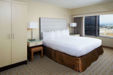 هتل Hilton Los Angeles Airport