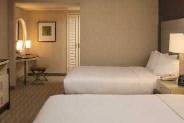 هتل Hilton Los Angeles Airport