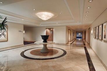 هتل Hilton Los Angeles Airport