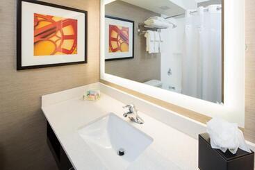 هتل Holiday Inn Milwaukee Riverfront, An Ihg