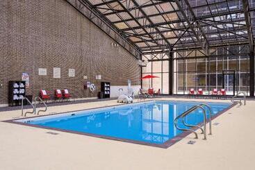 هتل Houston Marriott West Loop By The Galleria