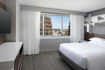 هتل Kansas City Marriott Country Club Plaza