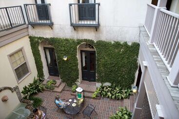 هتل Kings Courtyard Inn