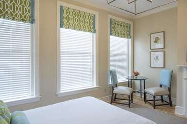 هتل Kings Courtyard Inn