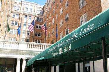Hotel Knickerbocker On The Lake