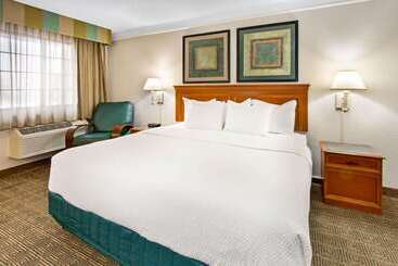 هتل La Quinta Inn By Wyndham Albuquerque Airport