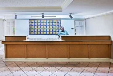 هتل La Quinta Inn By Wyndham Amarillo Midcity