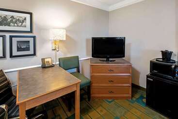هتل La Quinta Inn By Wyndham Amarillo Midcity