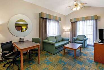 هتل La Quinta Inn By Wyndham Amarillo Midcity