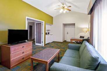 هتل La Quinta Inn By Wyndham Amarillo Midcity